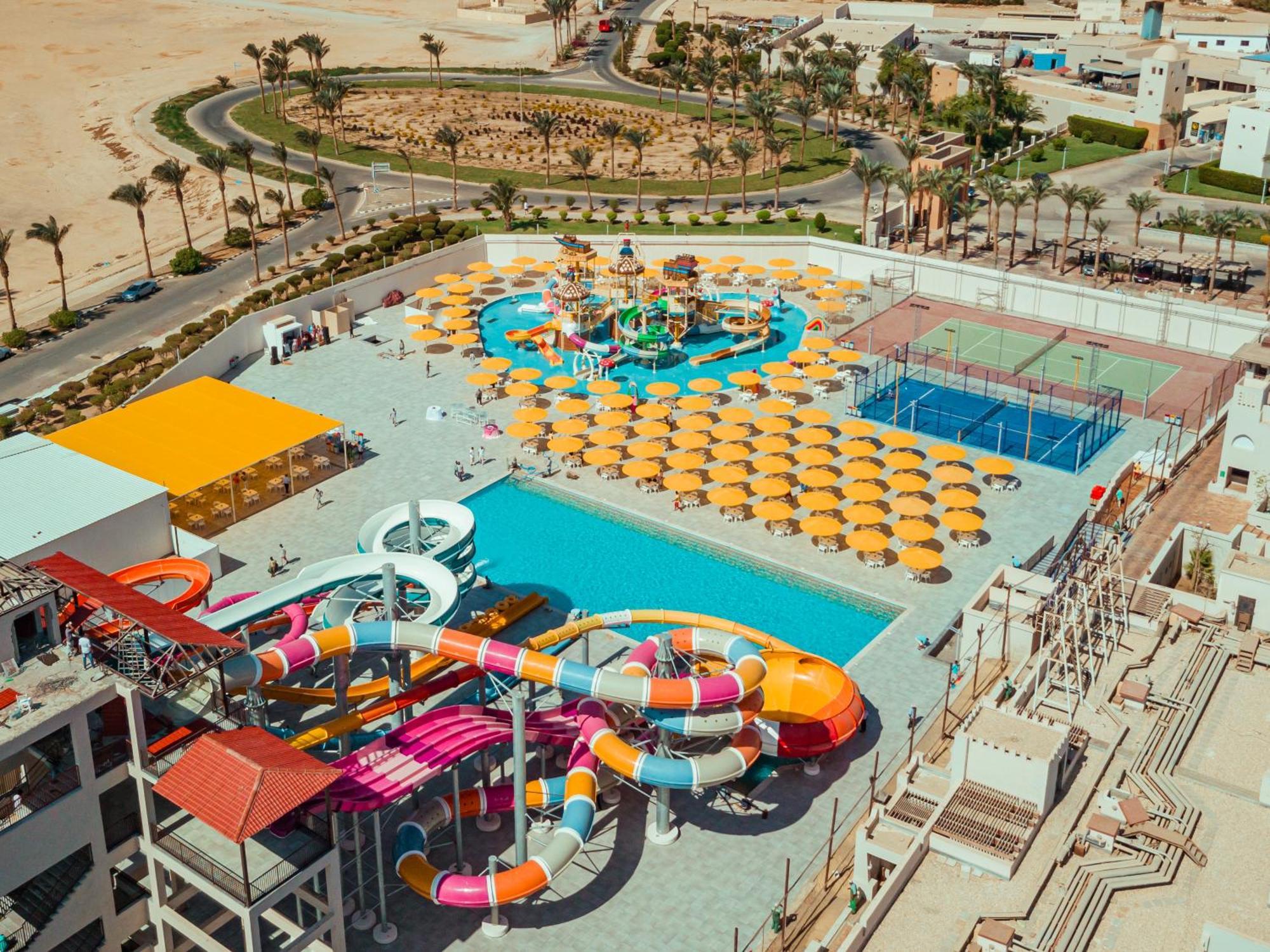 Pickalbatros Sands Port Ghalib Exterior photo Aerial view of the park